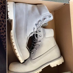 GREY WOMENS TIMBS